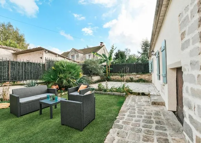 INSTANT FLEURY: maison de caractère, jardin secret