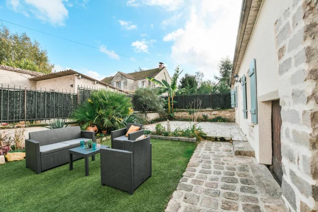 Instant Fleury: Maison De Caractère, Jardin Secret Hébergement de vacances *