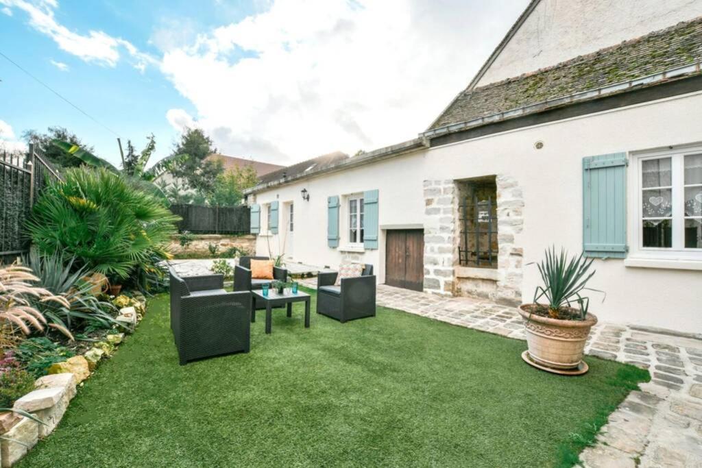 Instant Fleury: Maison De Caractère, Jardin Secret Hébergement de vacances *