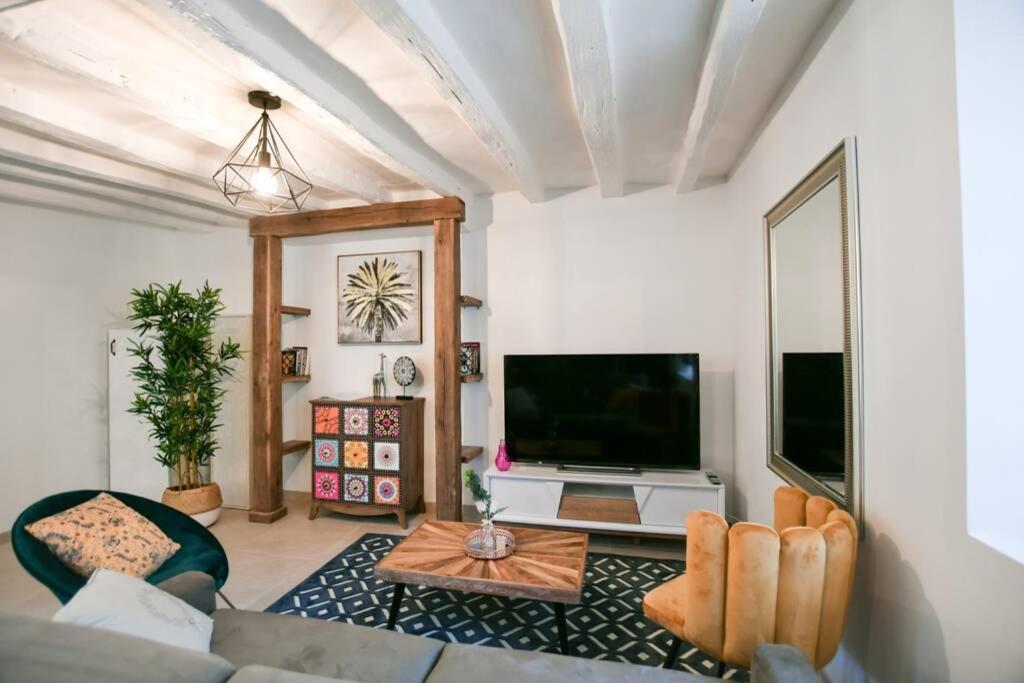 Instant Fleury: Maison De Caractère, Jardin Secret Barbizon