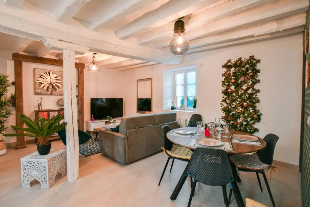 Instant Fleury: Maison De Caractère, Jardin Secret Barbizon